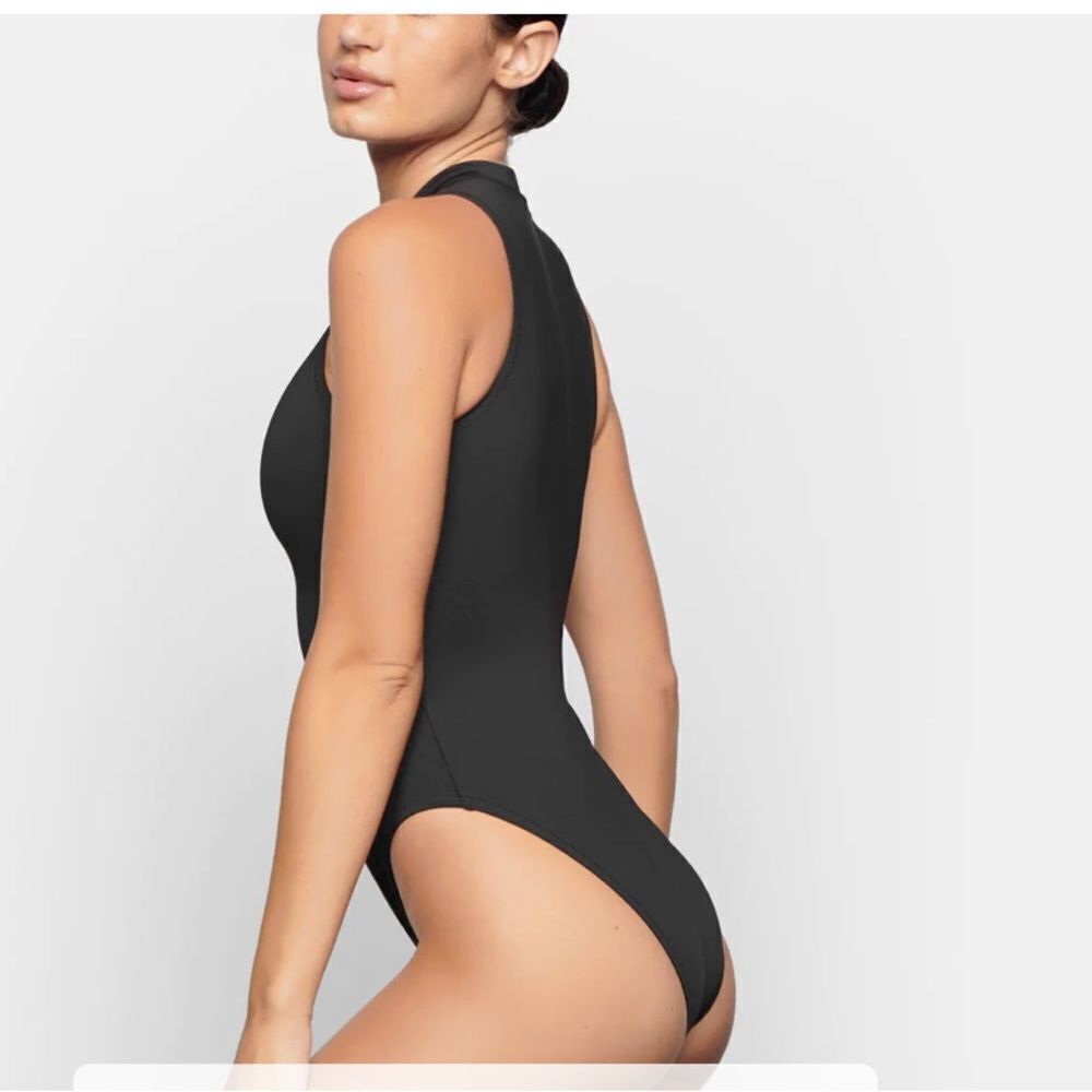 SKIMS SWIM ZIP FRONT SLEEVELESS ONE PIECE ALMOND 4XL NWT - Picture 5 of 11